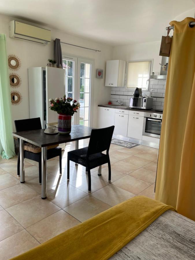 Location Studio De Charme Antibes Exteriör bild